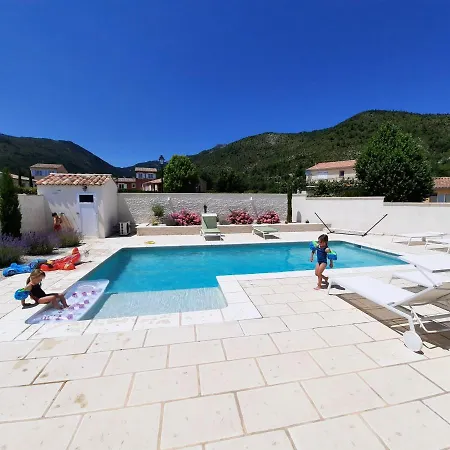 Villa-castellane בית נופש *