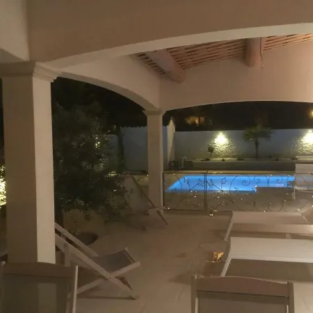 Villa-castellane Vakantiehuis *